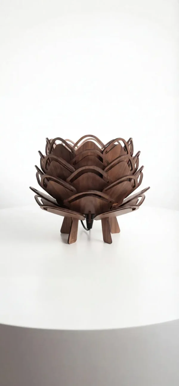 Lampe demi-pomme de pin